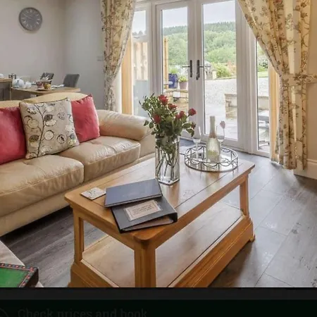 Ferienhaus Luxury One Bedroomed With Hot Tub *