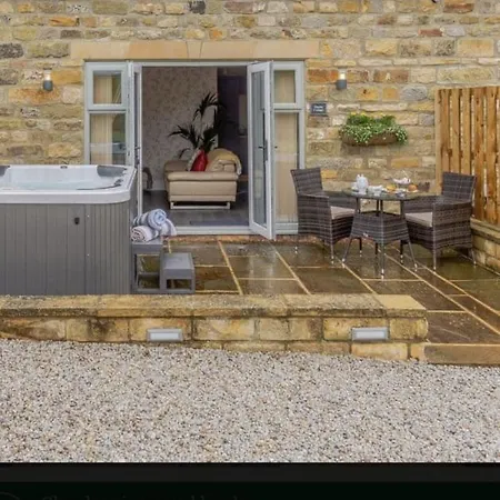 Luxury One Bedroomed With Hot Tub